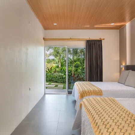 Mayoli Hill Deluxe Farmhouse-2
