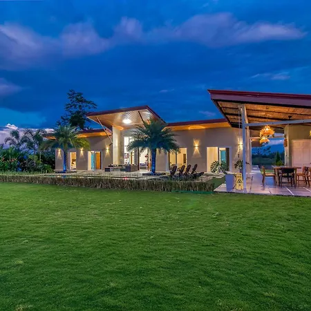 Mayoli Hill Deluxe Farmhouse-3